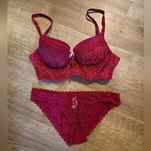 Victoria's Secret Matching Red Lace Lined Demi Bra 32C and Small Panty